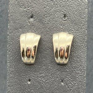 Jordache Pierced Earrings Silver Ribbed Graduated Half Hoop Retro Classic